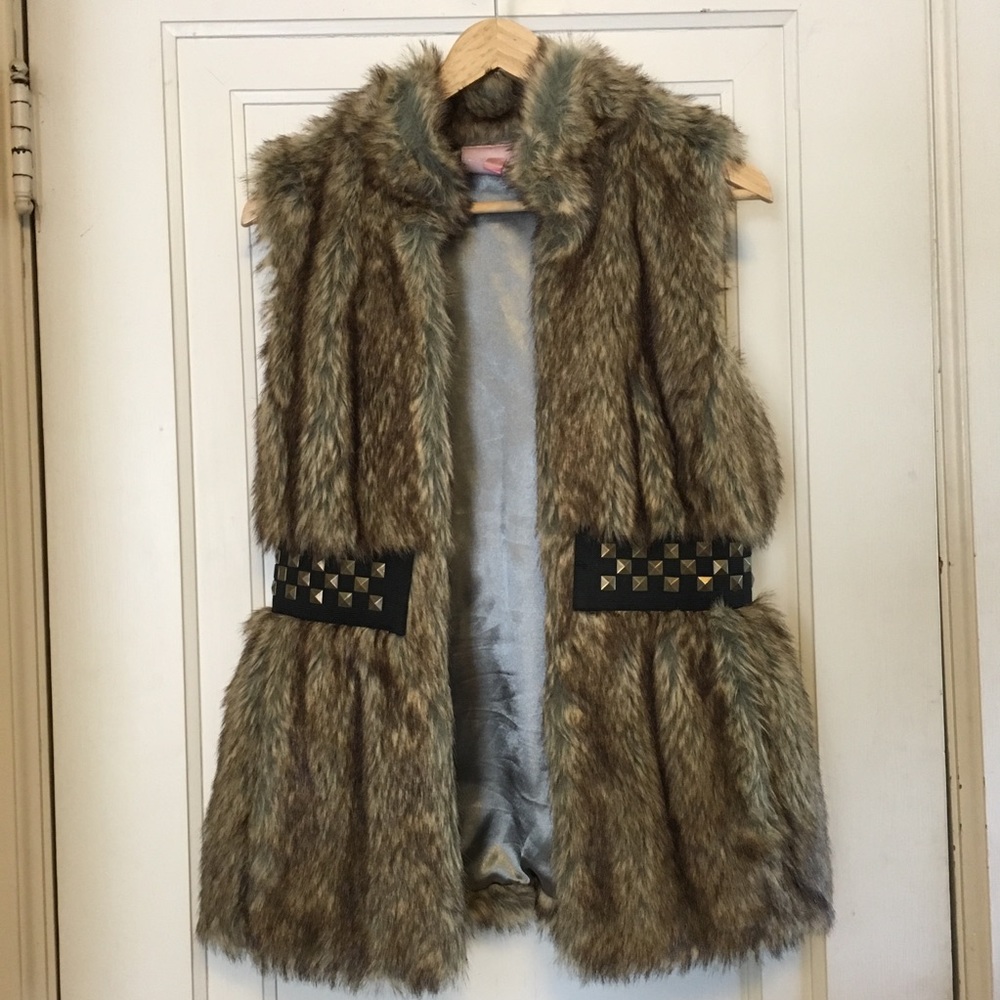 Romeo and Juliet Couture faux fur vest